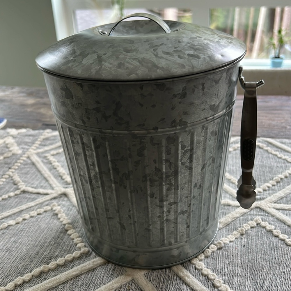 GALVANIZED STEEL Ice bucket - great for parties - NEW